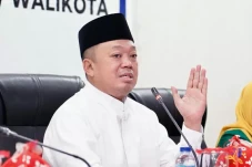 Cek Gaji Nusron Wahid...