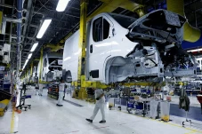 14 Raksasa Otomotif...