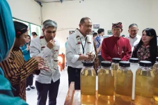 Dorong Kesadaran Lingkungan,...