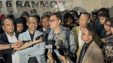 10 Jam Diperiksa soal...