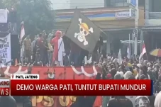 Bendera One Piece Berkibar...