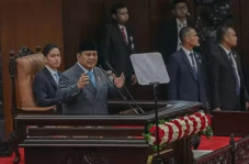 Prabowo: Gaji Guru dan...