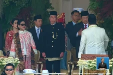 Momen Prabowo Beri Hormat...