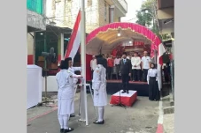 Pimpin Upacara HUT Ke-8...