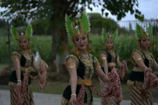 Rayakan HUT ke-80 RI,...