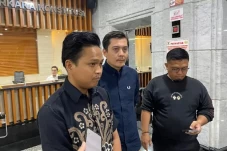 Iwakum Gugat Pasal 8...