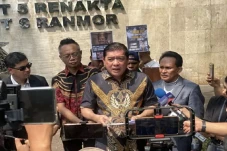 Tak Hadiri Sidang PK,...