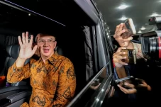 Ahok Sangkal Ditawari...