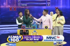 Family 100: 1000 Cerita,...