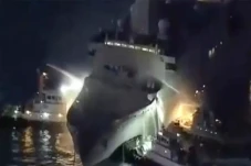 Kapal Perang AS Terbakar...