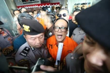 Haris Pertama: Noel...