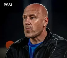 PSSI Resmi Tunjuk Alexander...
