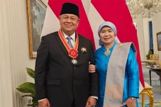 Perry Warjiyo Terima...