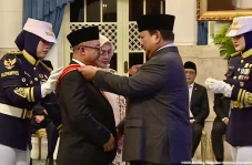 Berjasa di Bidang Pendidikan,...