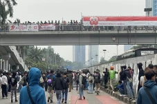 Demo Tolak Tunjangan...