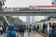 Polisi: 7 Demonstran...