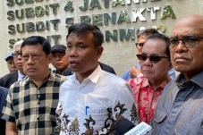 Kasus Ijazah Jokowi,...