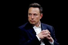 Elon Musk Ngamuk, Gugat...