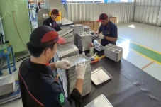 Dari Negeri Sendiri,...
