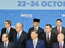 Lebih 50 Negara Antre...