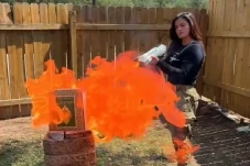 Viral! Politisi AS Bakar...