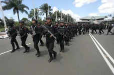 Ada Demo Buruh, Pengguna...