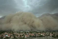 Badai Pasir Haboob Menelan...