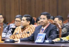 MK Dorong Revisi UU...