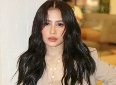 Prilly Latuconsina Geram...
