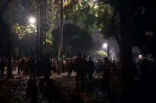 Malam Minggu Mencekam,...