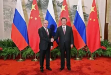 Putin dan Xi Meletakkan...