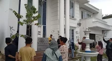 MUI Minta Massa Kembalikan...