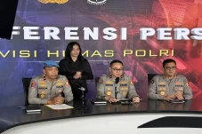 2 Anggota Brimob Pelindas...