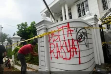 Polisi Tangkap 13 Pelaku...