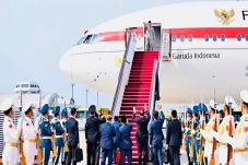 Kurang 8 Jam di China...