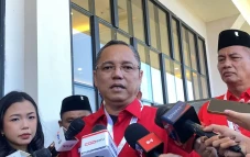 Ari Junaedi: Penonaktifan...