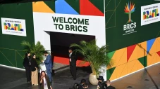 Laos Ingin Jadi Anggota...