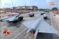 China Pamer Senjata...