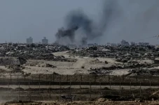 Israel Luncurkan Serangan...