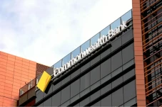 Pegawai Bank Ini Dipecat...