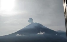 Gunung Semeru Erupsi...