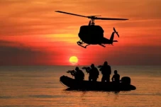 Navy SEAL Gelar Misi...