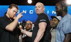 Terence Crawford Bertarung...