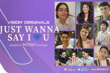 8 Kisah Cinta dengan...
