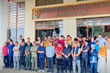 Buka Ruang Diskusi dengan...