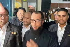 Ustaz Khalid Basalamah...