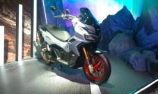 Menjajal New Honda ADV160...