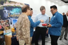 Membanggakan, Warisan...