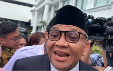 Dikabarkan Jadi Wamenaker,...