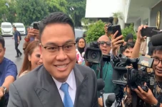 Diisukan Jadi Kepala...